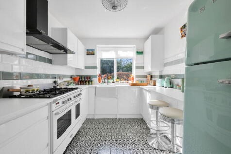 Kemnal Road, Chislehurst BR7 2 bed apartment for sale