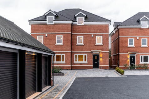 4 bedroom semi-detached house for sale