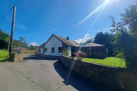 Mount Pleasant, Llanwrda... 4 bed detached bungalow for sale
