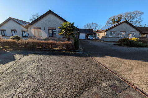 Llwyncelyn, Capel Hendre, Ammanford... 3 bed detached bungalow for sale