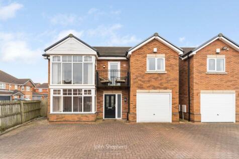 4 bedroom detached house for sale