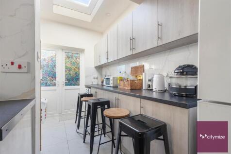Green Lane, Ilford 4 bed terraced house for sale
