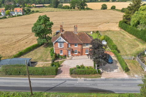 Chelmsford CM3 4 bed detached house for sale