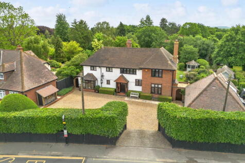 Mayes Lane, Chelmsford CM3 4 bed detached house for sale