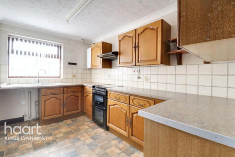 2 bedroom semi-detached bungalow for sale