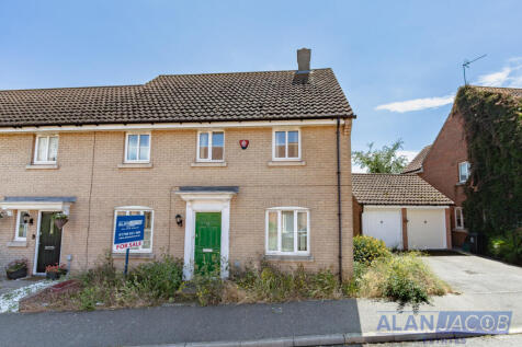 4 bedroom end of terrace house for sale