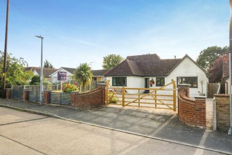 5 bedroom detached bungalow for sale
