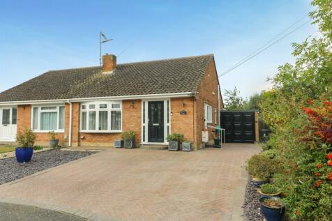 2 bedroom semi-detached bungalow for sale