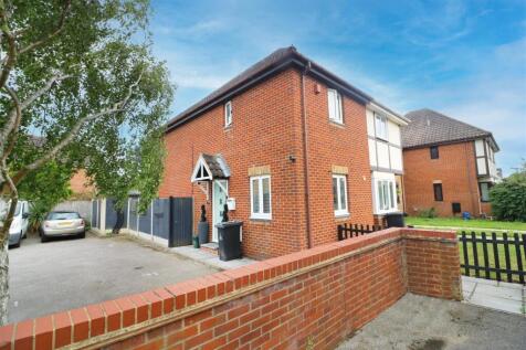 2 bedroom semi-detached house for sale