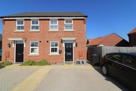 2 bedroom semi-detached house for sale