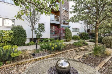 Century Court, Cheltenham GL50 1 bed apartment for sale