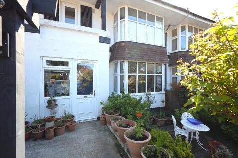 2 bedroom ground floor flat for sale