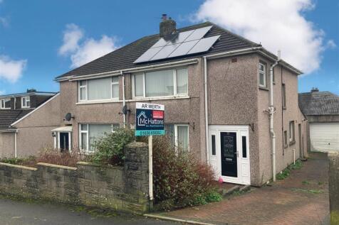 Highfield Avenue, Bridgend CF31 3 bed semi