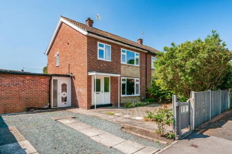 3 bedroom semi-detached house for sale