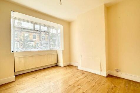 Cranbourne Road, London E15 3 bed terraced house for sale
