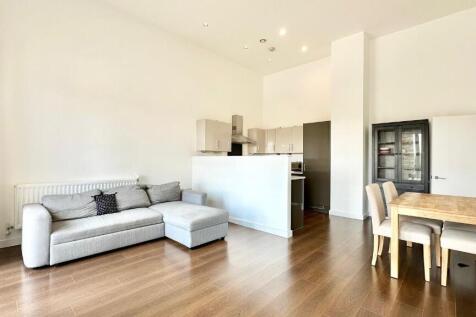 Lock Side Way, London E16 2 bed maisonette for sale