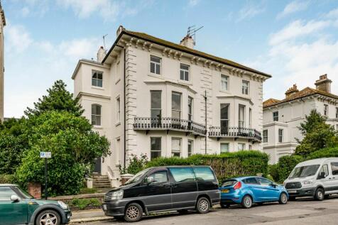 Medina Villas, Hove BN3 2 bed apartment for sale