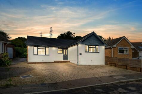 2 bedroom detached bungalow for sale