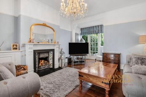 5 bedroom semi-detached house for sale