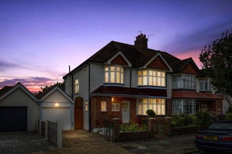 4 bedroom semi-detached house for sale