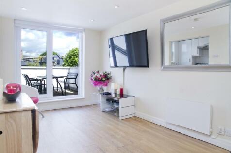 King Street, Hammersmith, W6 3 bed flat for sale