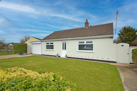 2 bedroom detached bungalow for sale