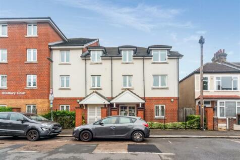 Clifton Park Avenue, Raynes Park SW20 1 bed flat for sale