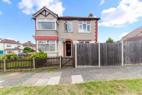 Ravensbury Avenue, Morden SM4 2 bed flat for sale
