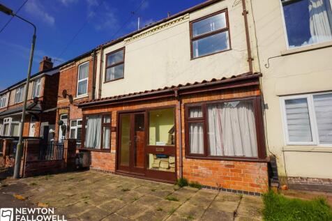 5 bedroom terraced house for sale