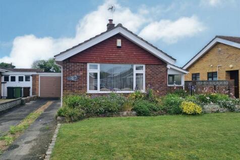 Crosstead, Great Yarmouth 3 bed detached bungalow for sale