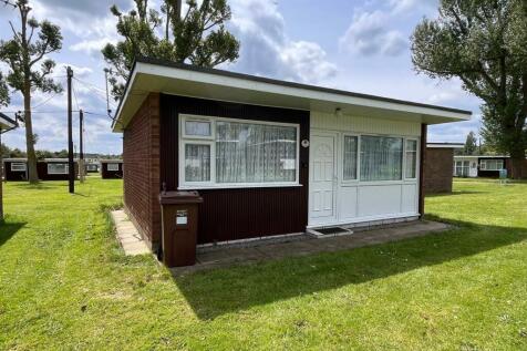 Beach Road, Hemsby 2 bed chalet for sale