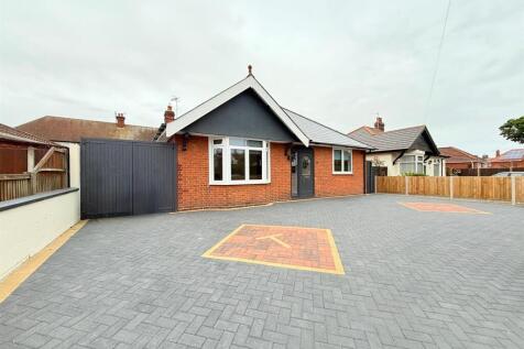 4 bedroom detached bungalow for sale