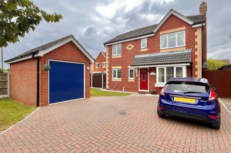 Martham Road, Hemsby 4 bed detached house for sale