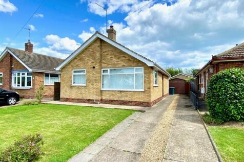 Orwell Drive, Oulton Broad... 3 bed detached bungalow for sale