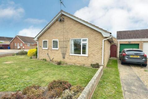 Brook Close, Carlton Colville... 2 bed detached bungalow for sale