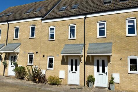 3 bedroom terraced house for sale