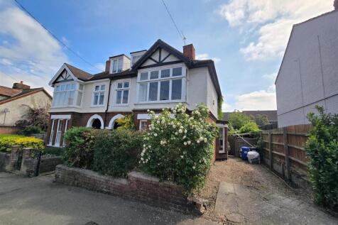 5 bedroom semi-detached house for sale