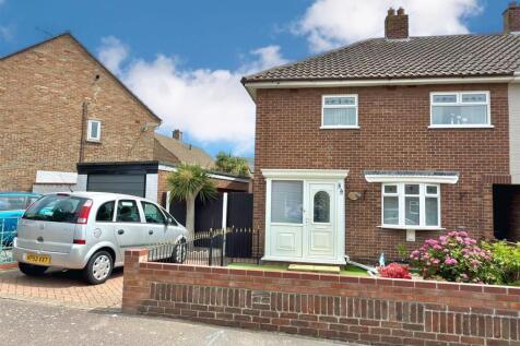 Edgerton Road, Lowestoft, Suffolk, NR33 3 bed end of terrace house for sale
