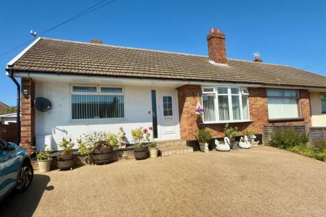 2 bedroom semi-detached bungalow for sale