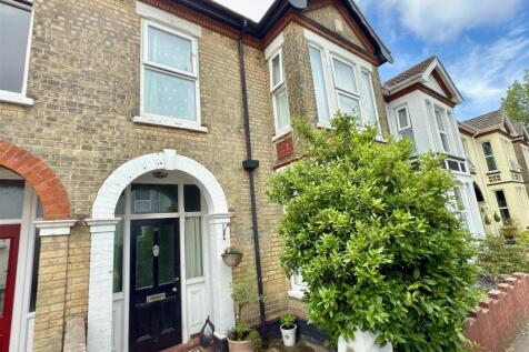 5 bedroom terraced house for sale