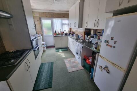 Avondale Road, Gorleston 3 bed terraced house for sale