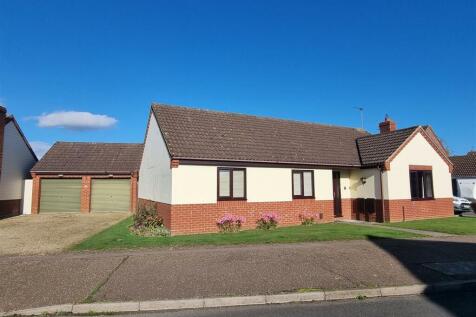 El Alamein Way, Bradwell 3 bed detached bungalow for sale