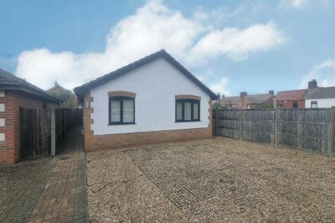 East Anglian Way, Gorleston 3 bed detached bungalow for sale