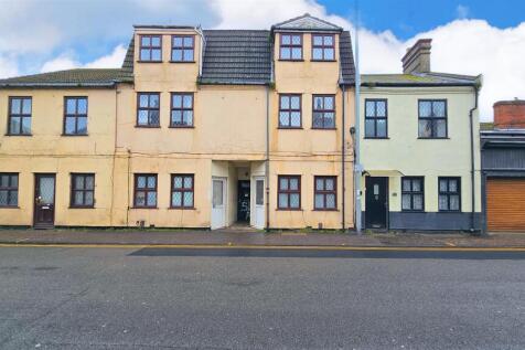 High Street, Gorleston, 2 bed flat for sale