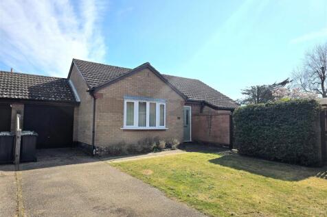 Meadow Court, Links Road, Gorleston 3 bed detached bungalow for sale