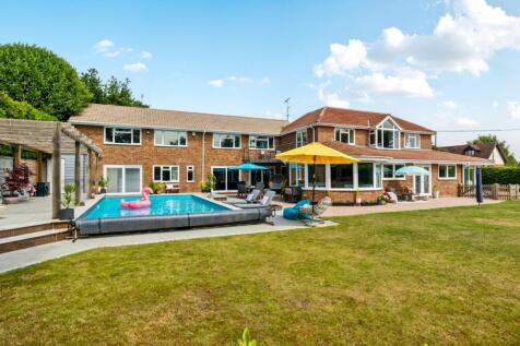 Oakleigh Drive, Salisbury SP5 5 bed detached house for sale