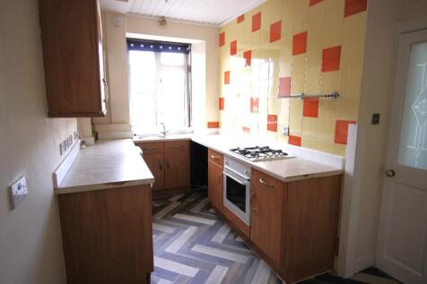 3 bedroom maisonette for sale