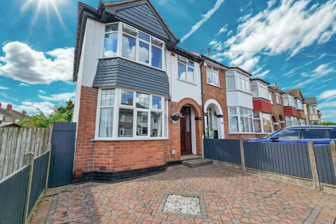 3 bedroom end of terrace house for sale