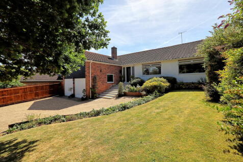 3 bedroom detached bungalow for sale