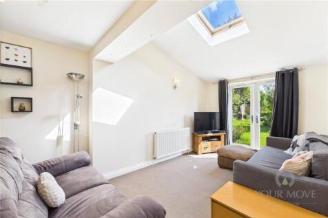 Overn Avenue, Buckinghamshire MK18 3 bed semi